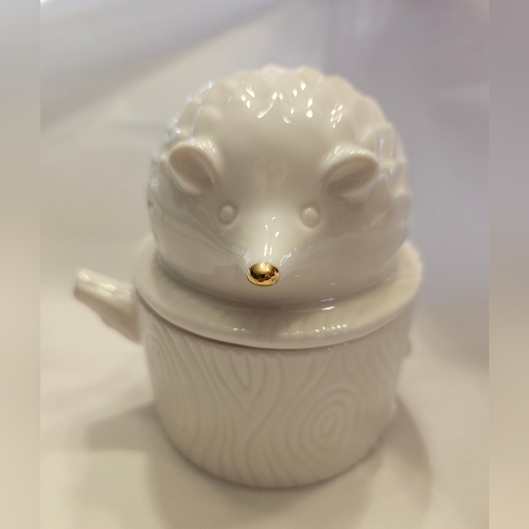 Anthropologie, Hedgehog stacking measuring cups. - Picture 1 of 9